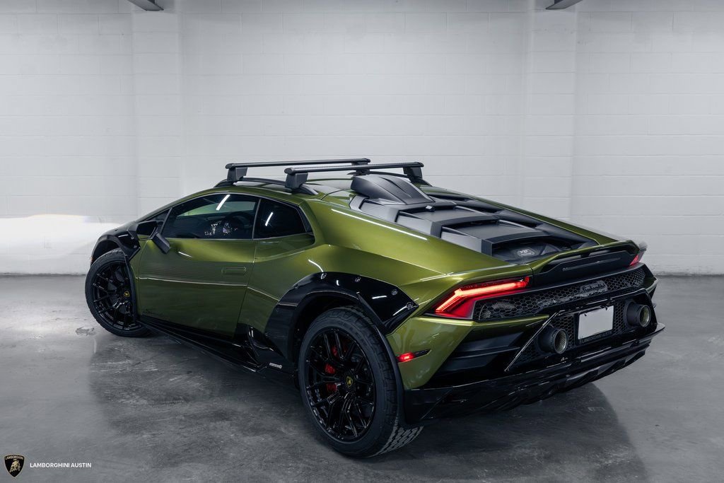 Used 2024 Lamborghini Huracan Sterrato image 11