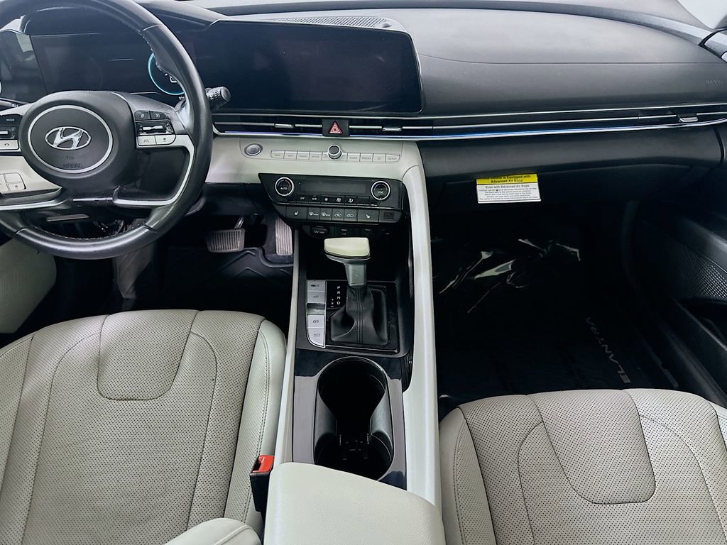Used 2022 Hyundai Elantra Limited w/ Winter Weather Package FWD image 18