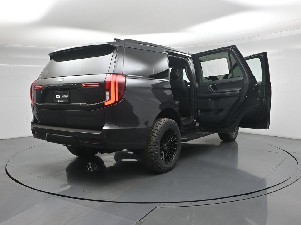 New 2026 Ford Expedition Platinum w/ Stealth Appearance Package AWD/4WD image 5