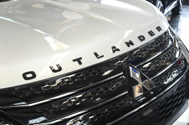 Used 2024 Mitsubishi Outlander SE AWD/4WD image 7