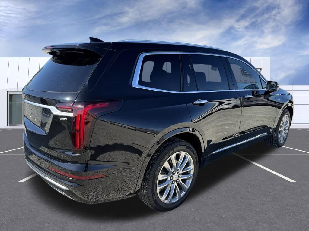 Used 2023 Cadillac XT6 Premium Luxury FWD image 3
