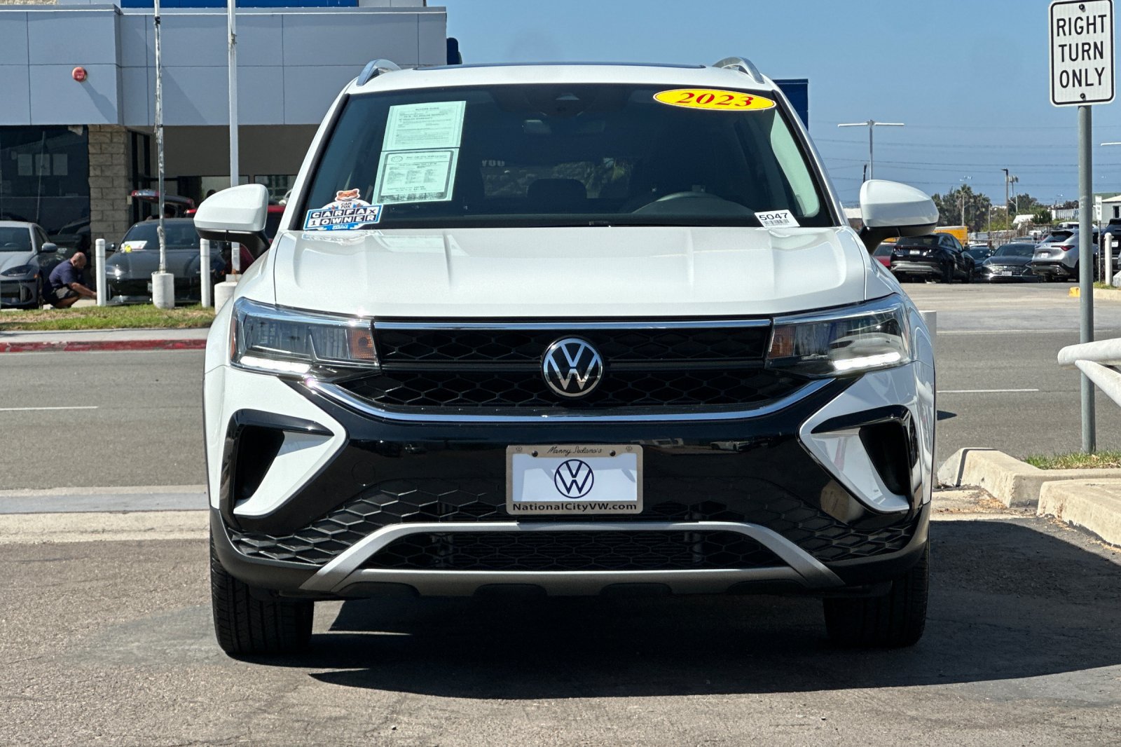 Used 2023 Volkswagen Taos SE FWD image 9