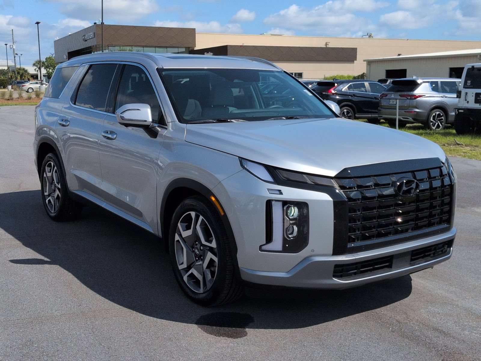 Used 2025 Hyundai Palisade SEL AWD/4WD image 3