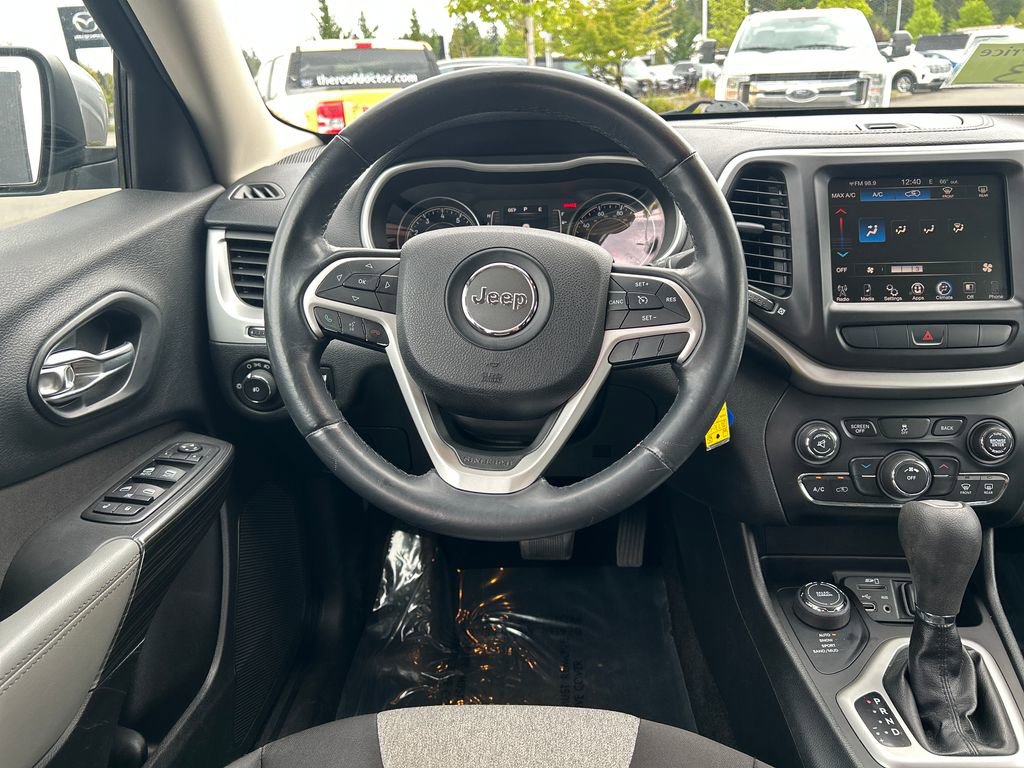 Used 2014 Jeep Cherokee Latitude w/ Trailer Tow Group AWD/4WD image 7