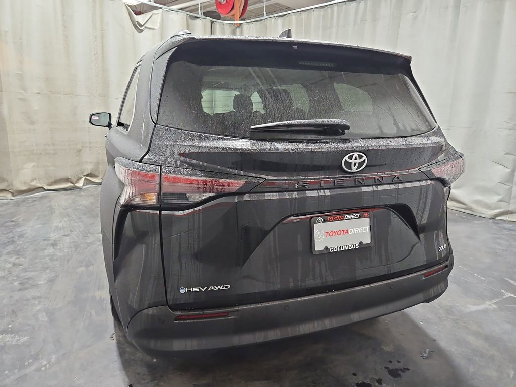 New 2026 Toyota Sienna XLE image 6