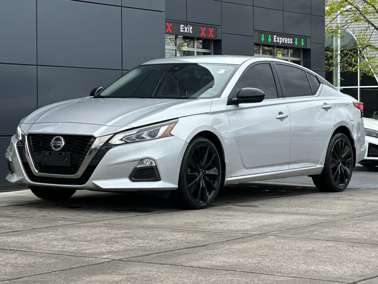 Used 2020 Nissan Altima 2.5 SR AWD/4WD image 7