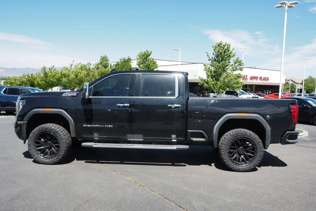 Used 2025 GMC Sierra 3500 Denali w/ Technology Package AWD/4WD image 4