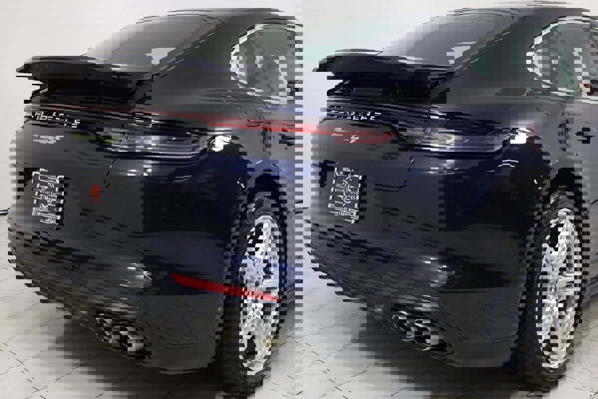 Used 2021 Porsche Panamera 4S w/ Premium Package image 40