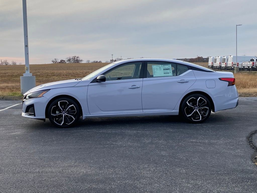 New 2025 Nissan Altima 2.5 SR w/ SR Premium Package image 7