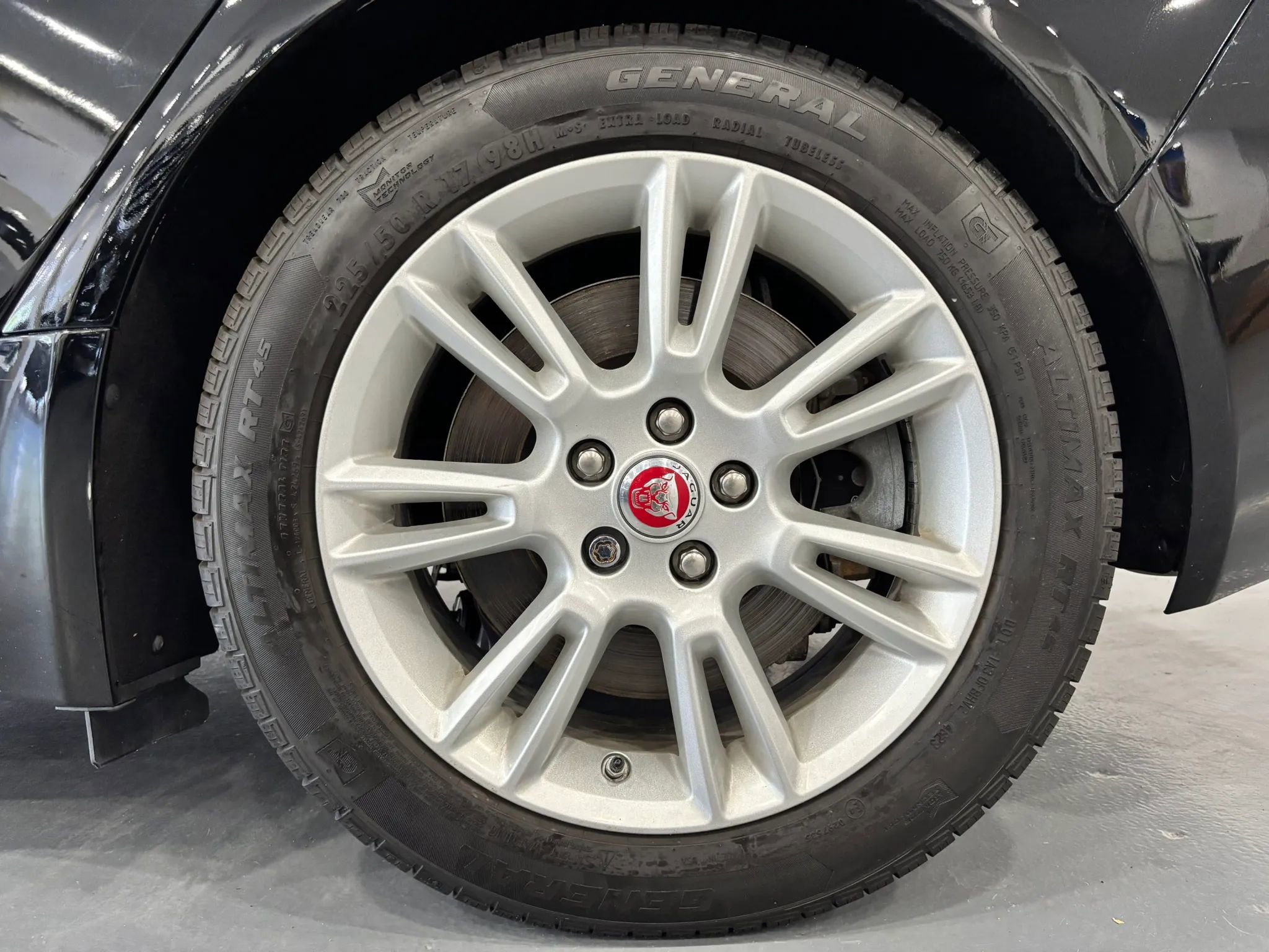 Used 2017 Jaguar XE Premium image 49