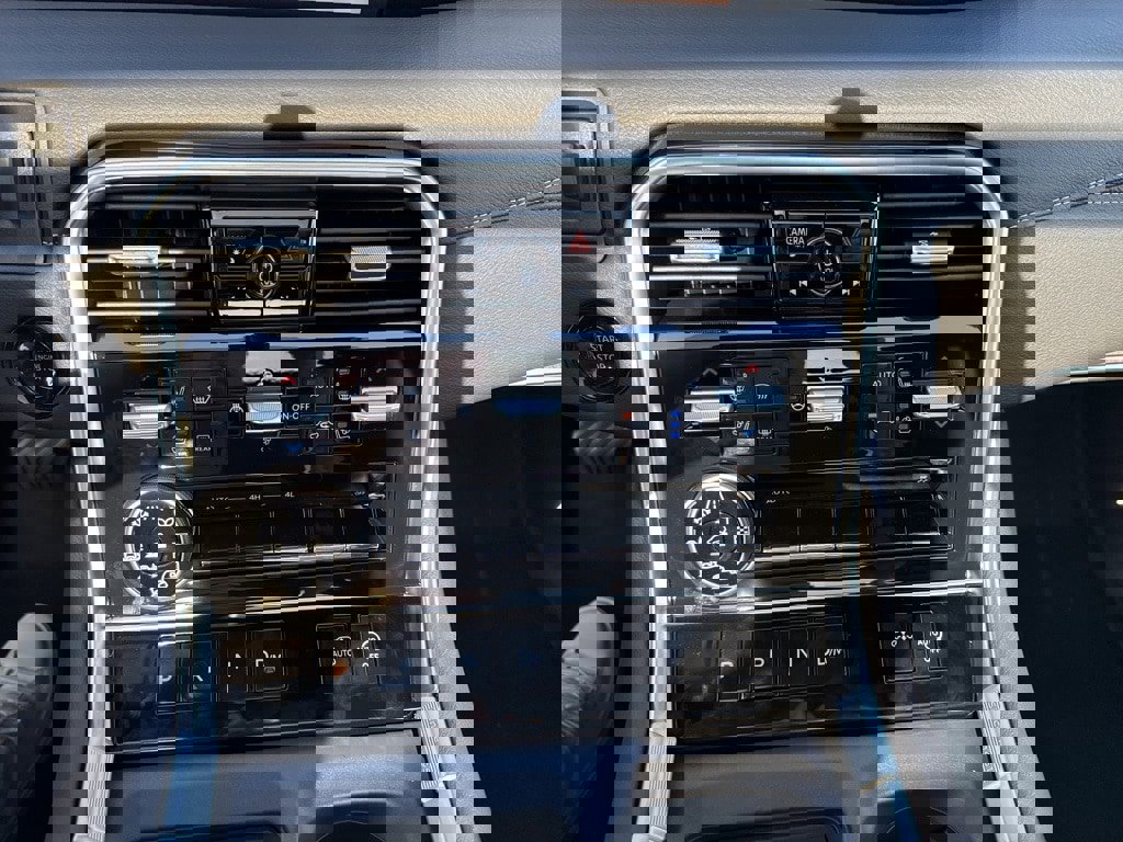 New 2025 Nissan Armada Platinum Reserve image 15