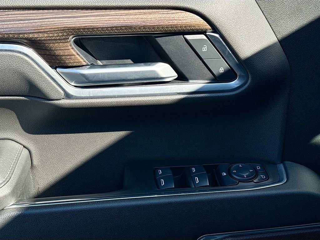 Used 2025 Chevrolet Silverado 1500 LT image 21