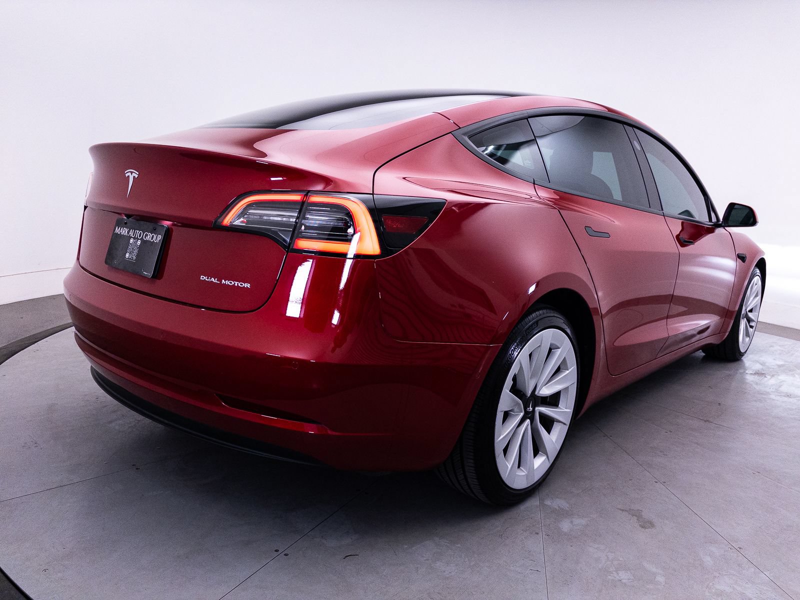 Used 2021 Tesla Model 3 Long Range AWD/4WD image 16