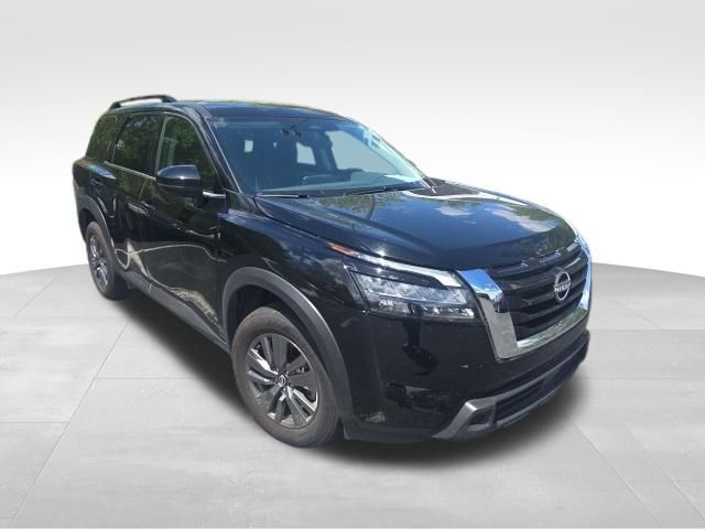 Used 2025 Nissan Pathfinder SV AWD/4WD image 8