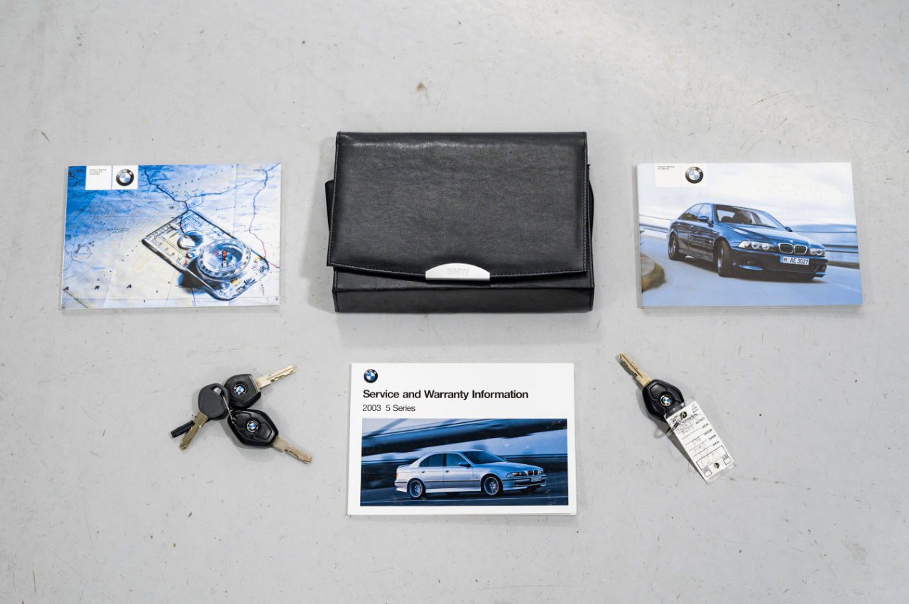 Used 2003 BMW M5 image 38