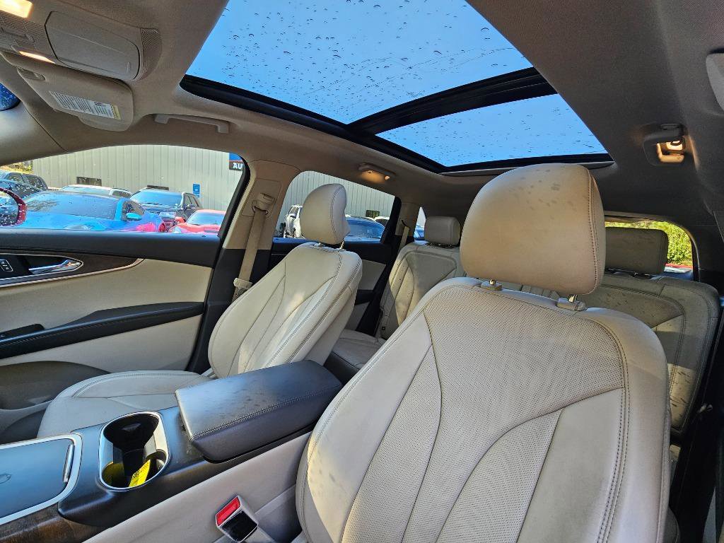 Used 2016 Lincoln MKX Reserve w/ Technology Package AWD/4WD image 28