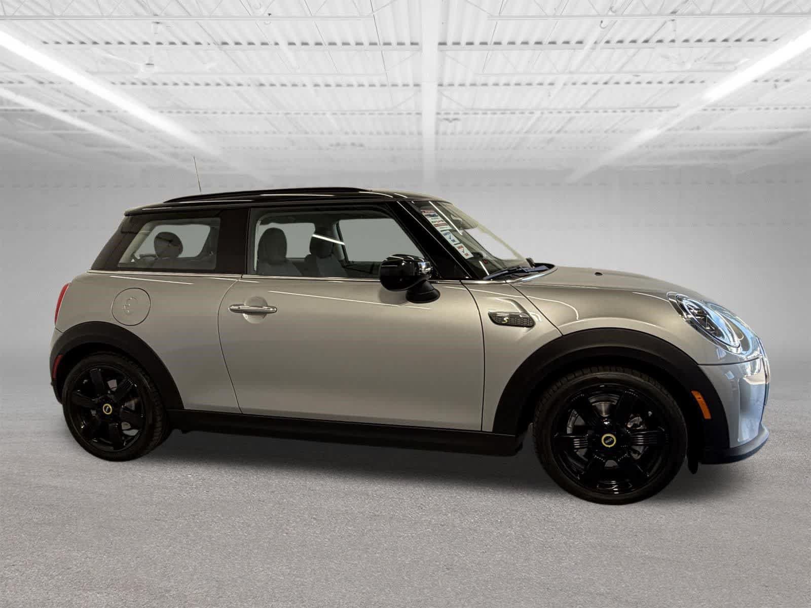 Used 2024 MINI Cooper SE FWD image 6