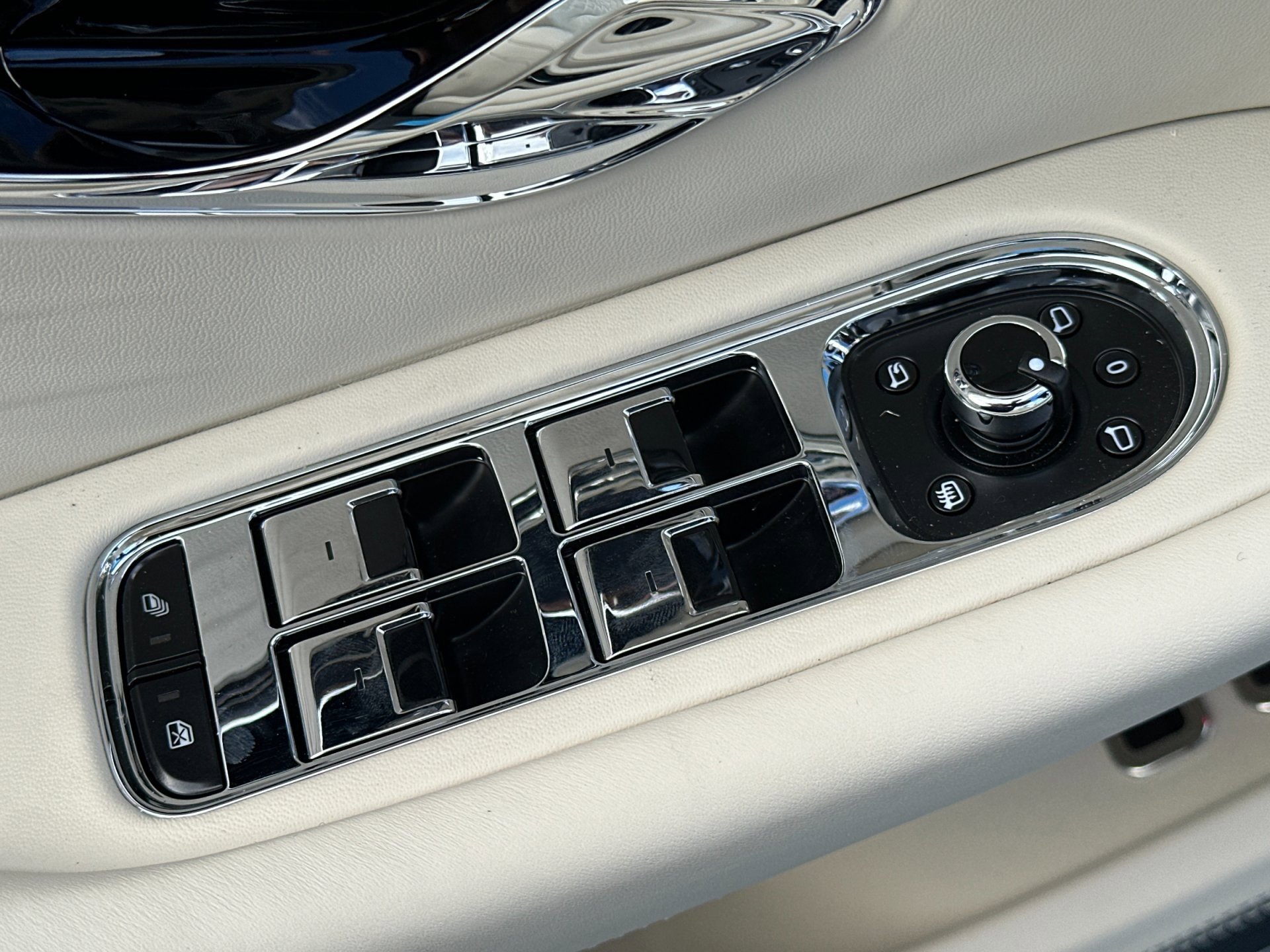 New 2026 Bentley Continental GTC image 16