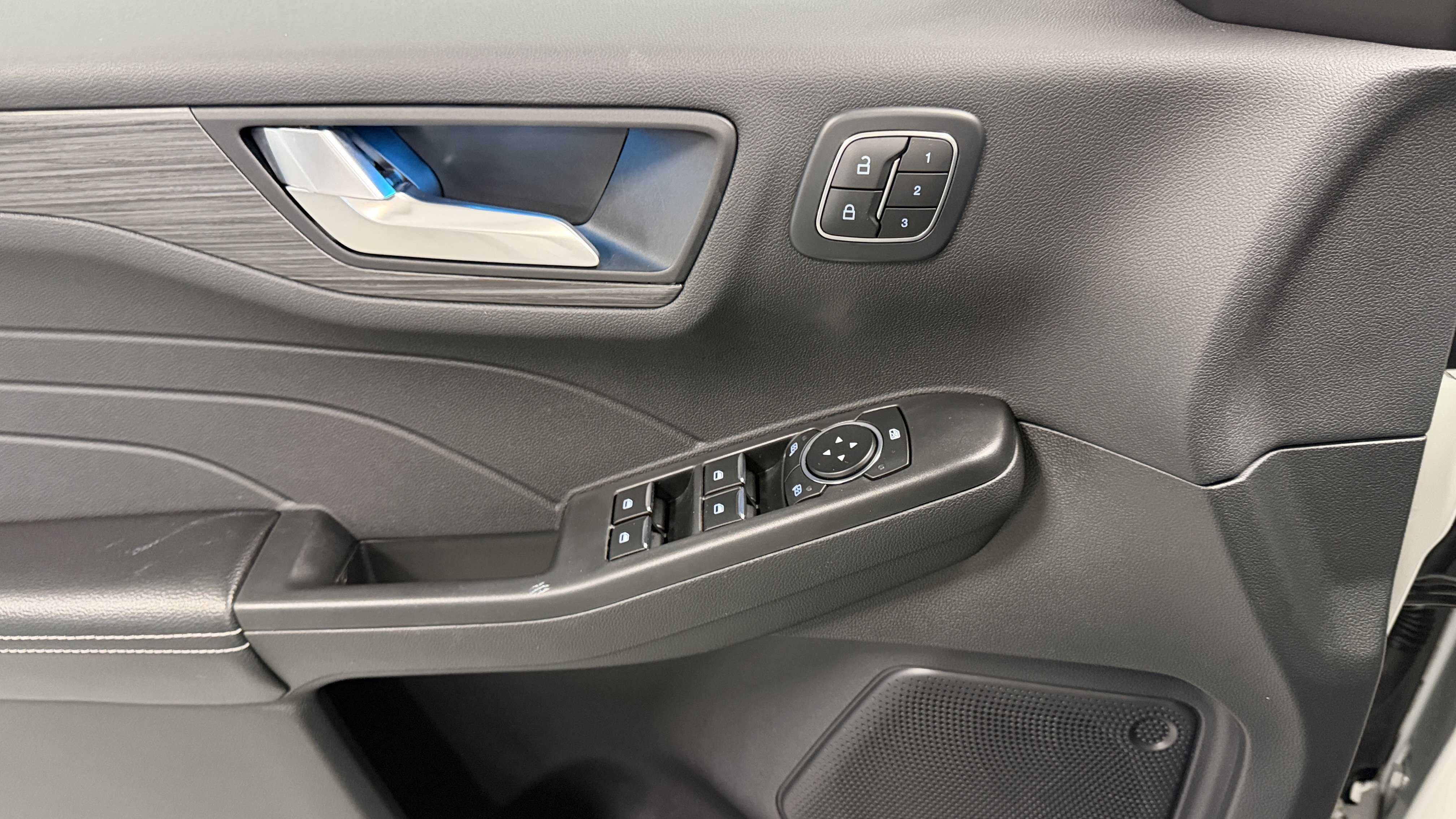 Used 2023 Ford Escape Platinum image 22