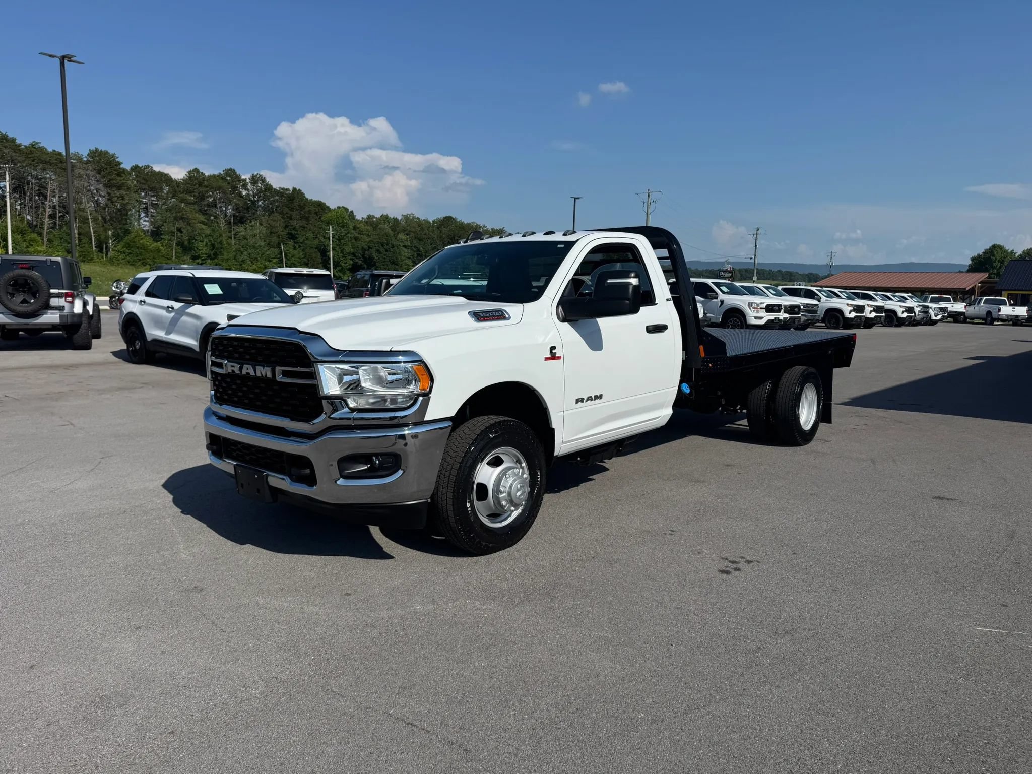 Used 2023 RAM 3500 SLT w/ Quick Order Package 2YG SLT AWD/4WD image 2