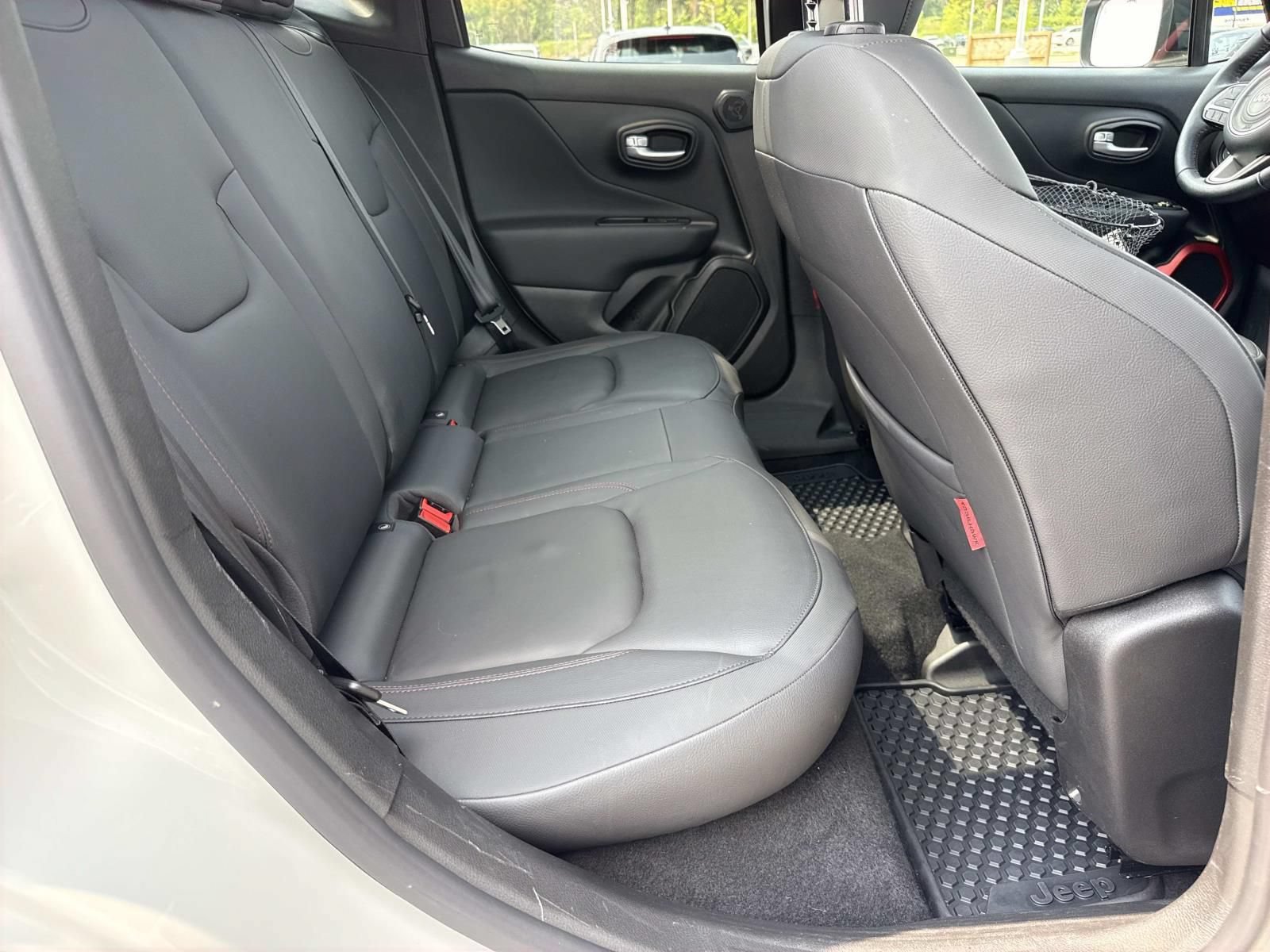 Used 2023 Jeep Renegade Trailhawk AWD/4WD image 26