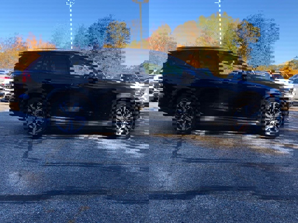 Used 2025 Volvo V60 B5 Cross Country Plus image 8