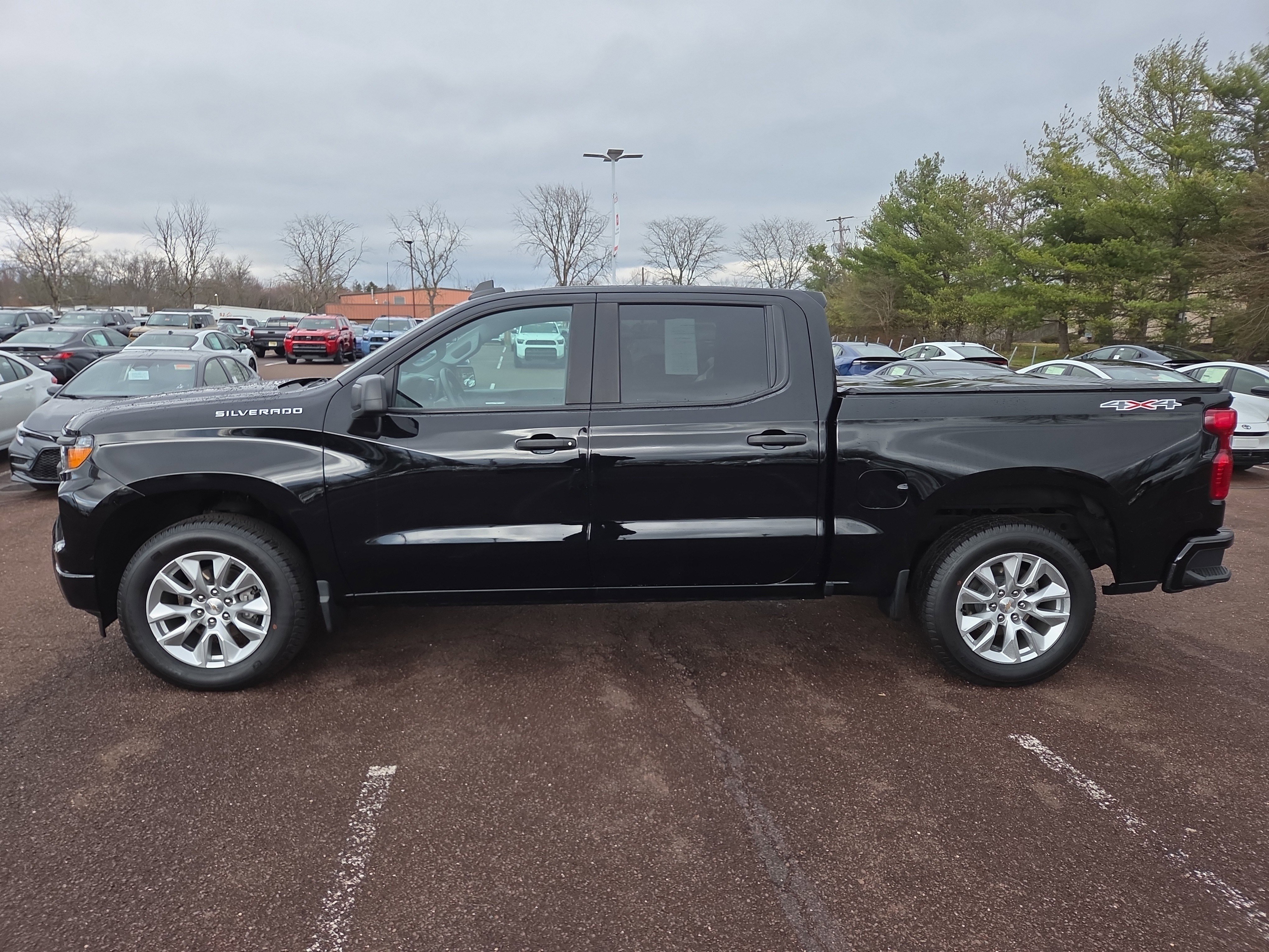 Used 2023 Chevrolet Silverado 1500 Custom image 6