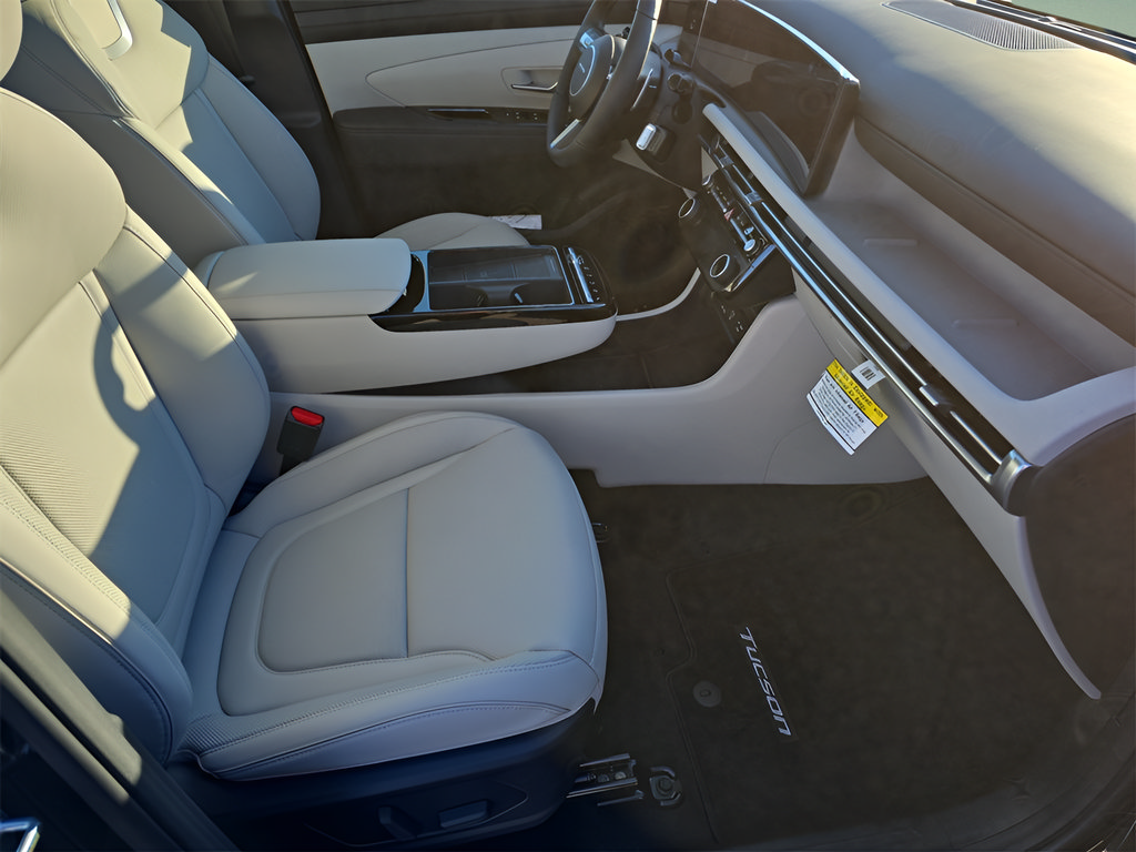 Certified 2025 Hyundai Tucson Limited FWD image 15
