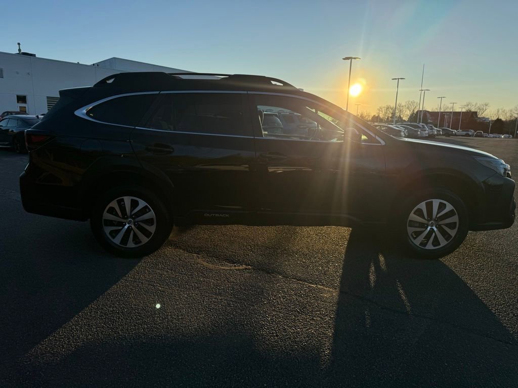 Used 2024 Subaru Outback Premium image 6