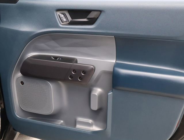 Used 2025 Ford Maverick Lariat w/ Black Appearance Package image 18