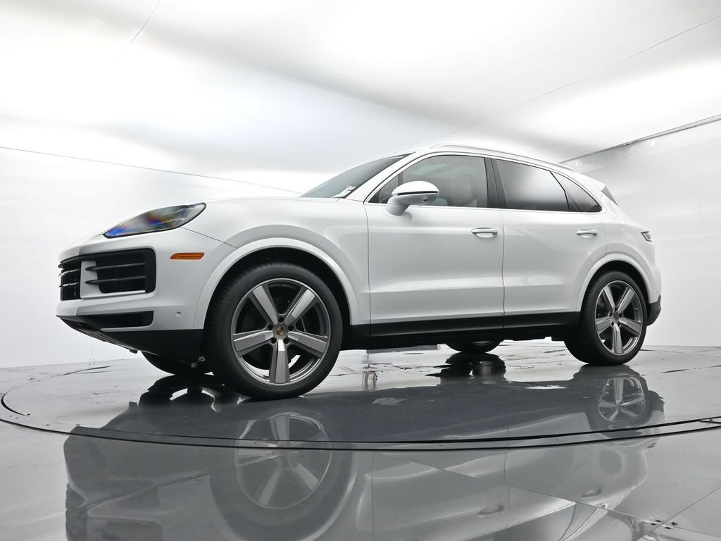 Certified 2025 Porsche Cayenne AWD/4WD image 43