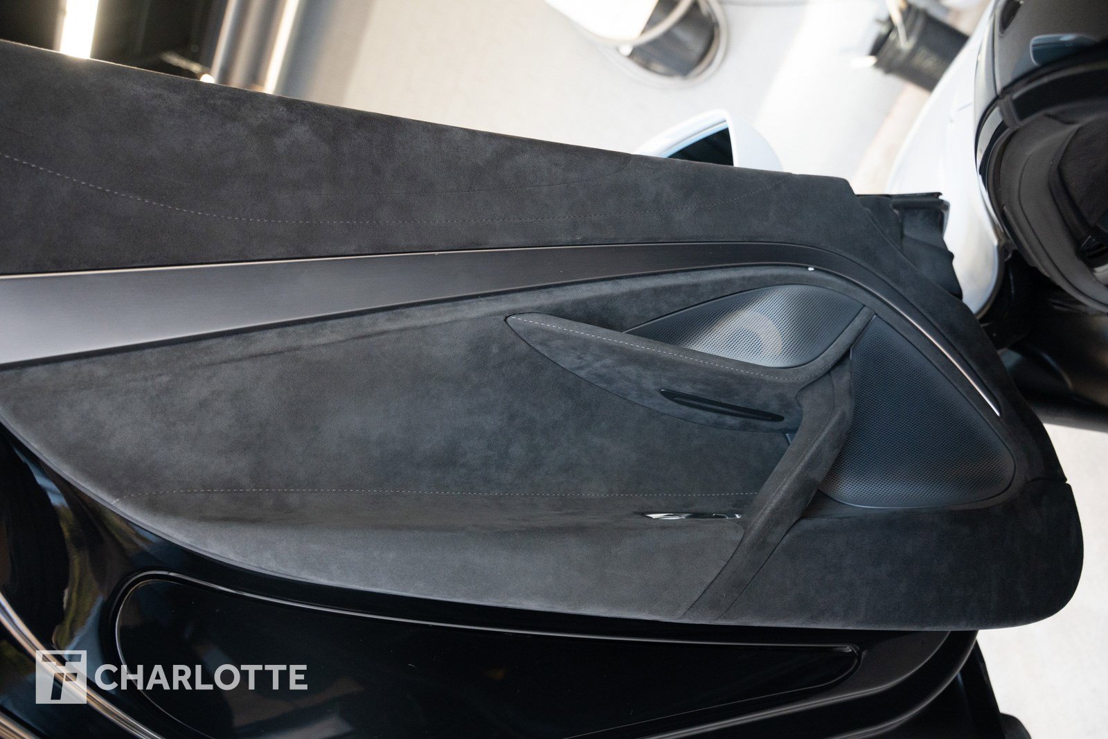 Used 2020 McLaren 720S Spider image 18