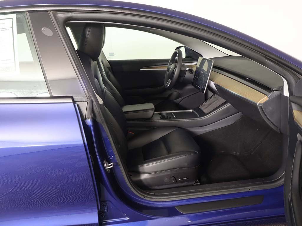 Used 2021 Tesla Model 3 Standard Range Plus image 31