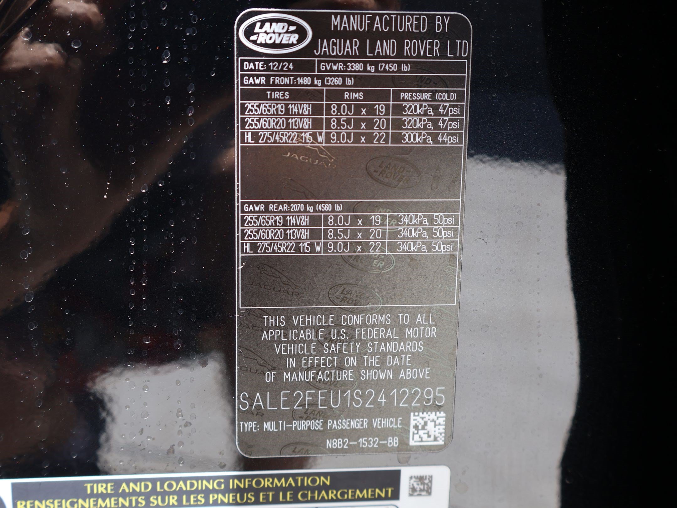 Certified 2025 Land Rover Defender 130 X-Dynamic SE AWD/4WD image 36