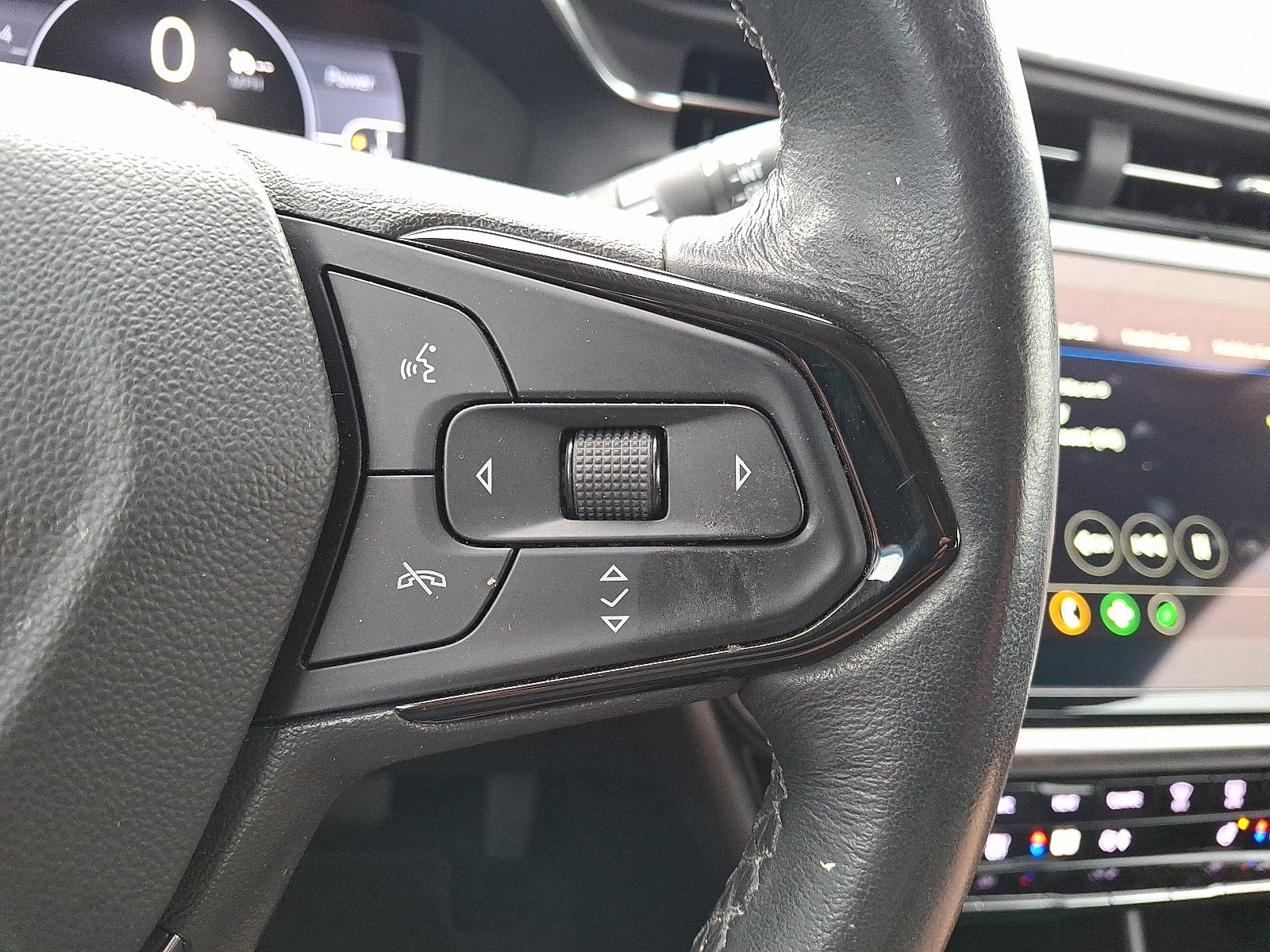 Certified 2023 Chevrolet Bolt EUV LT w/ Convenience Package FWD image 20
