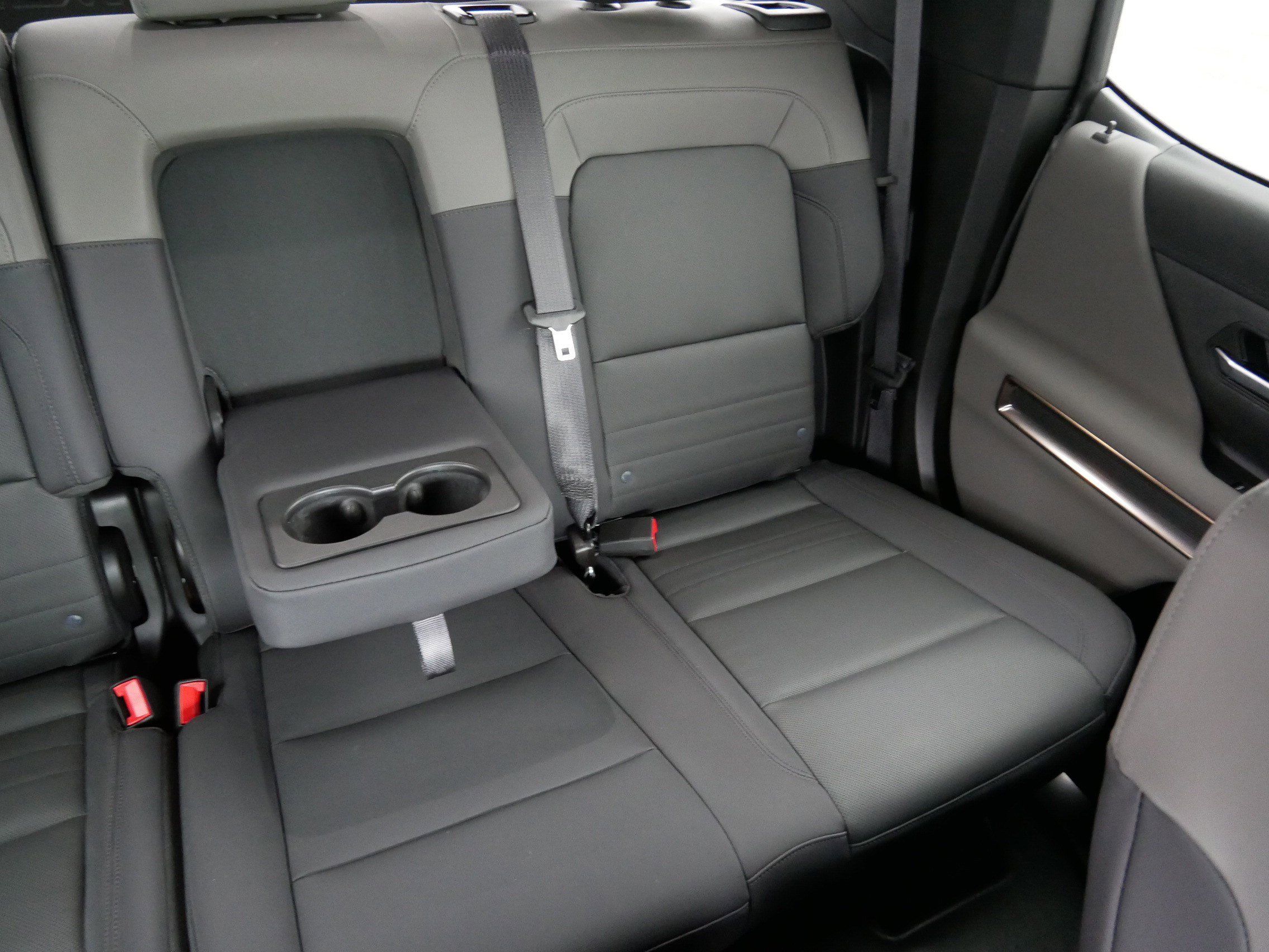 Used 2025 GMC Hummer EV 2X w/ LPO, Sport Package image 14