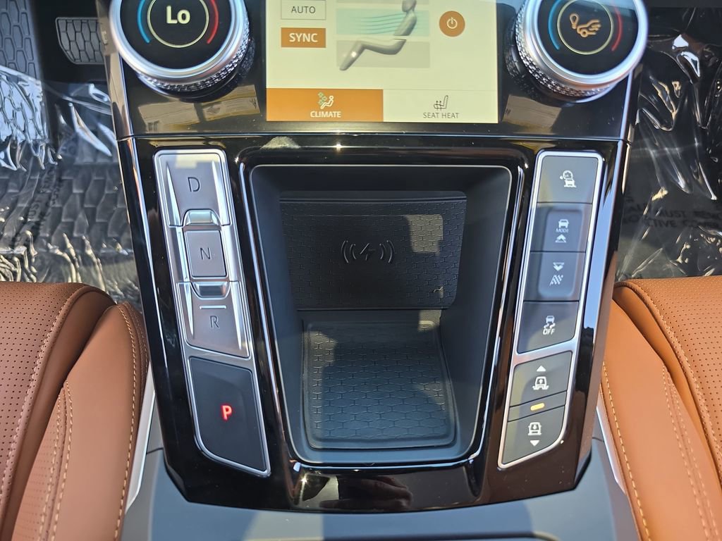 Certified 2024 Jaguar I-PACE R-Dynamic HSE image 25