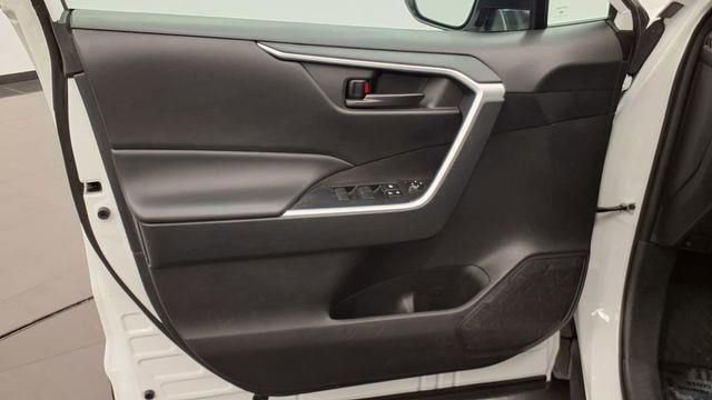 Used 2025 Toyota RAV4 LE image 12