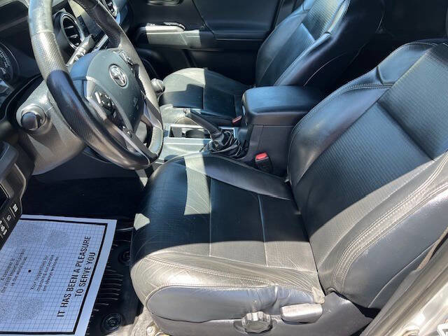 Used 2019 Toyota Tacoma TRD Sport image 15