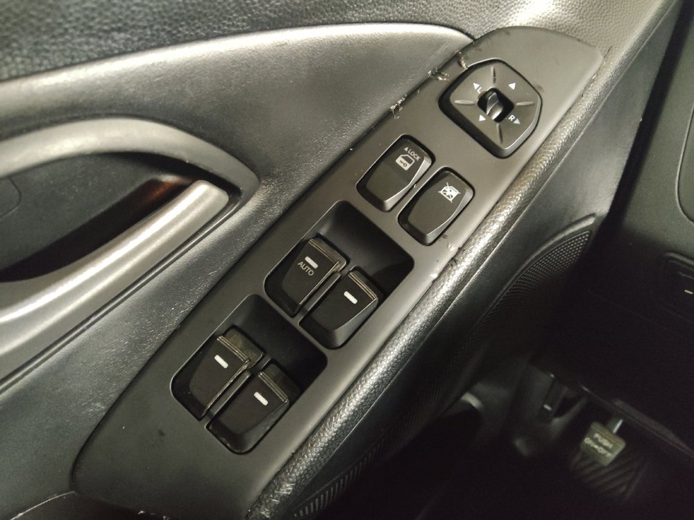 Used 2013 Hyundai Tucson Limited w/ Premium Pkg FWD image 27