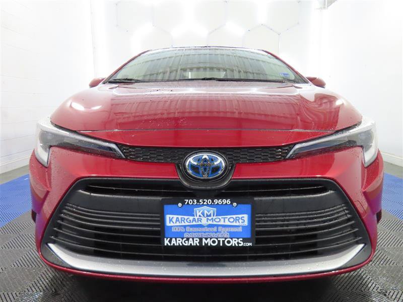 Used 2024 Toyota Corolla XLE FWD image 3