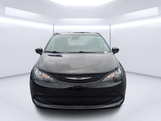 Used 2023 Chrysler Voyager LX FWD image 8