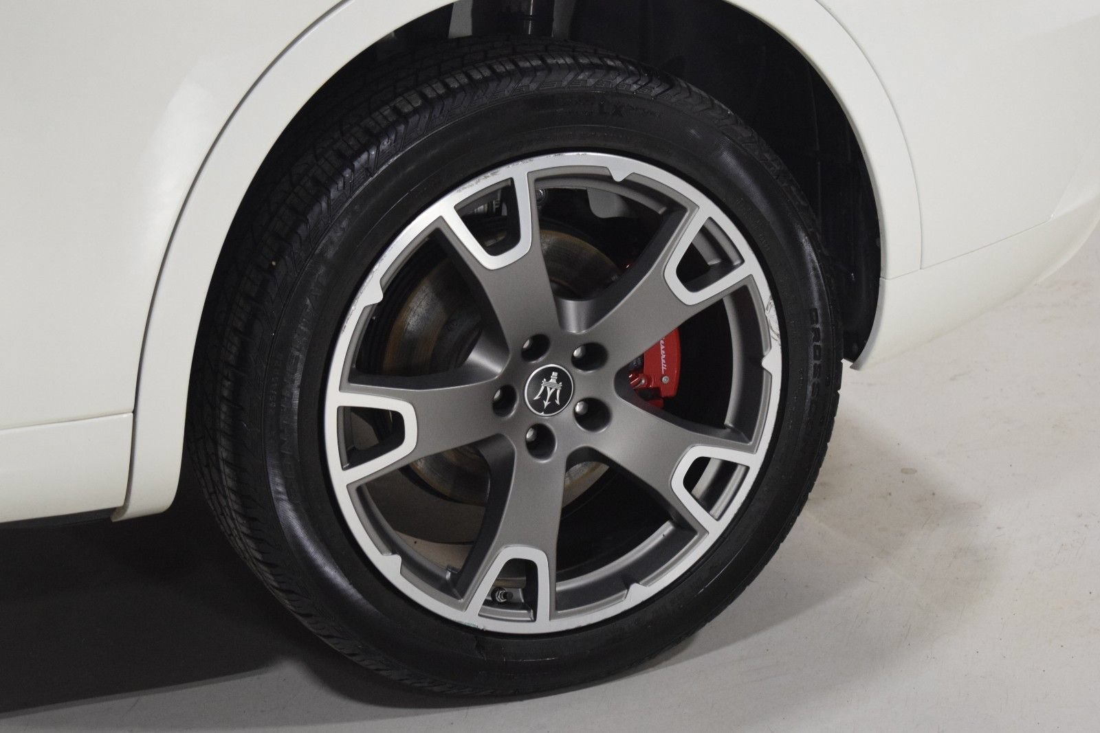 Certified 2023 Maserati Levante GT AWD/4WD image 6