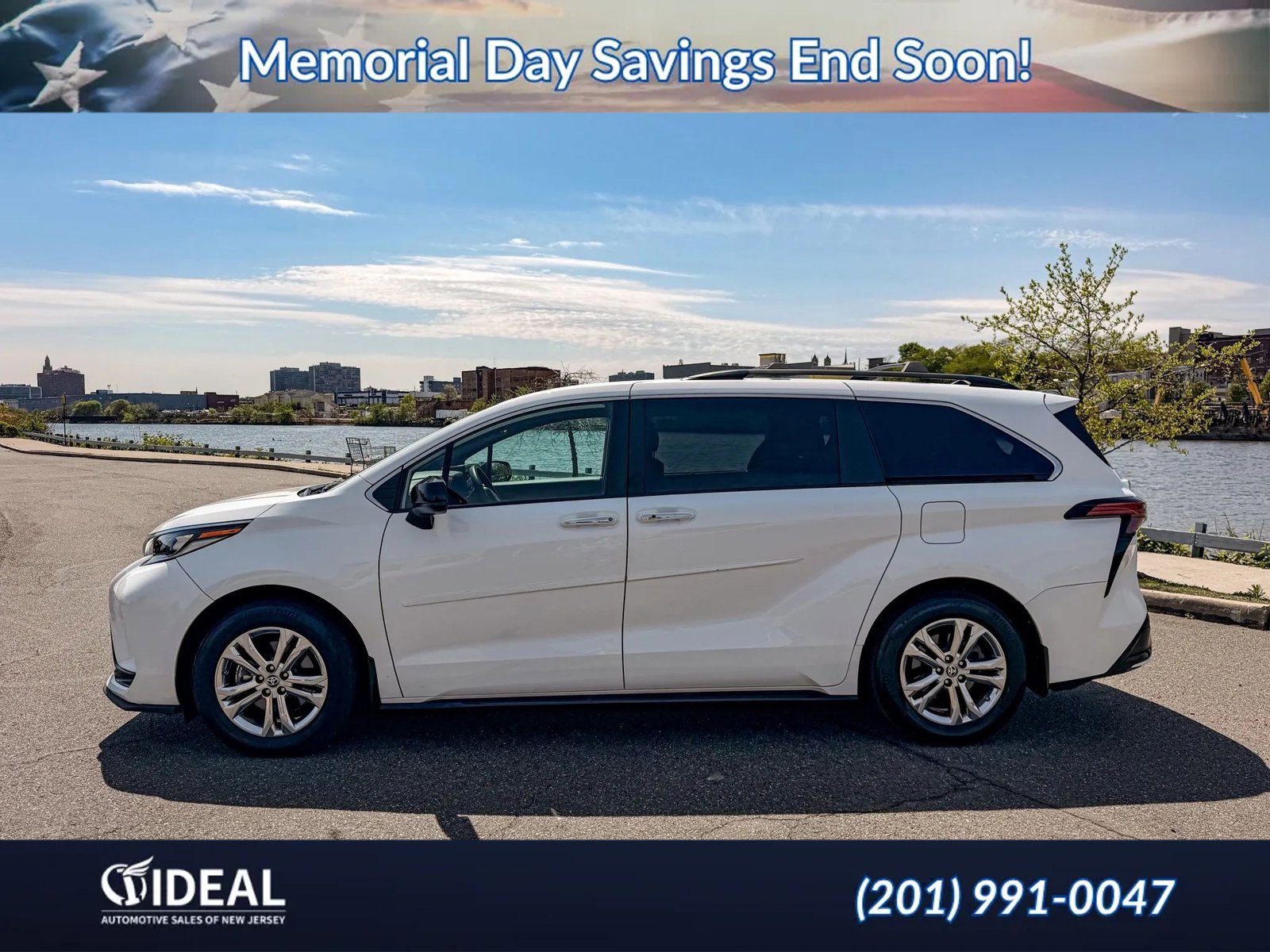 Used 2022 Toyota Sienna XSE w/ XSE Plus Package AWD/4WD image 5