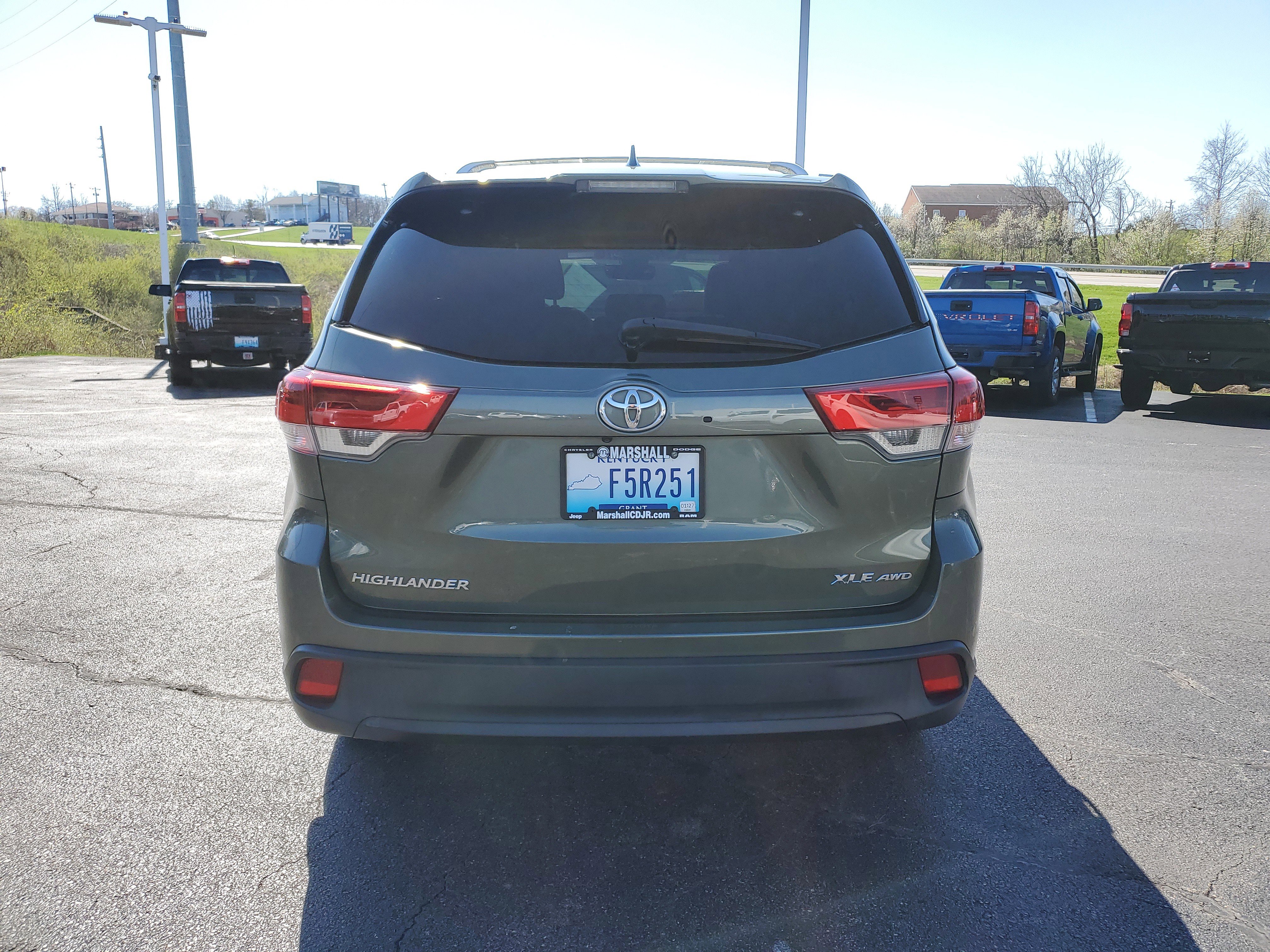 Used 2017 Toyota Highlander XLE image 5