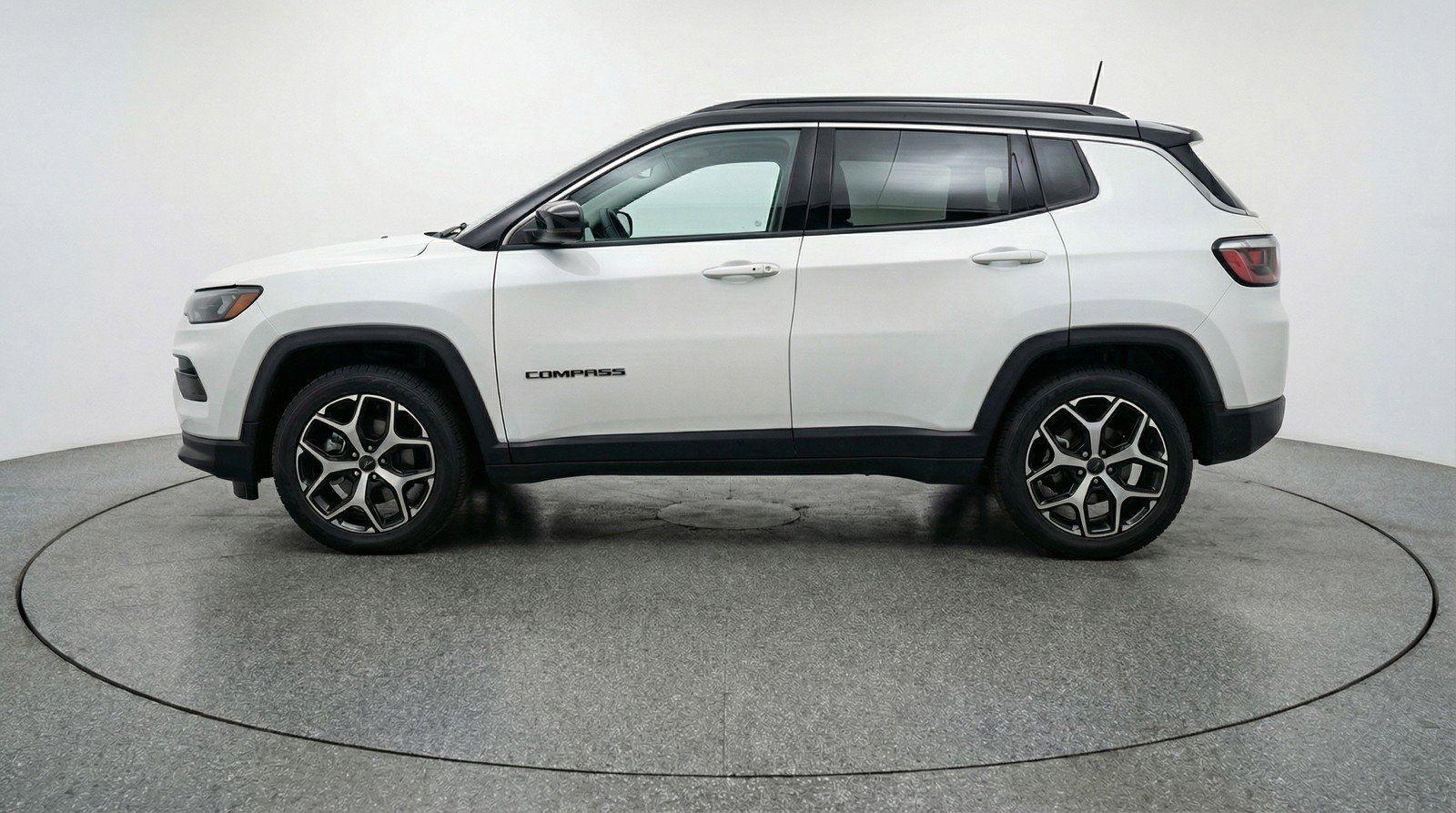 Used 2025 Jeep Compass Limited AWD/4WD image 5