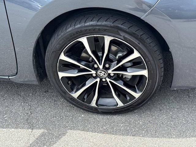 Used 2018 Toyota Corolla SE w/ Carpet Mat Package (TMS) FWD image 5