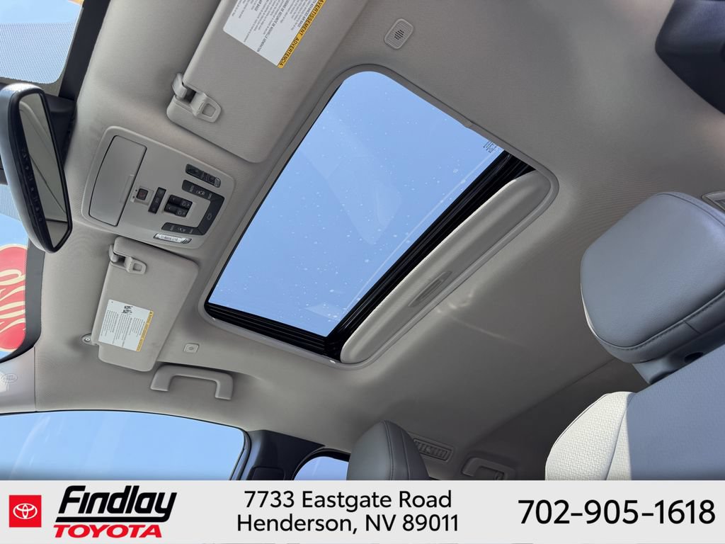Certified 2026 Toyota Sienna XLE FWD image 9