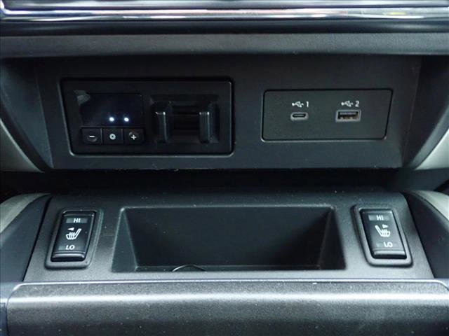 Used 2020 Nissan Titan SL w/ Moonroof Package image 21