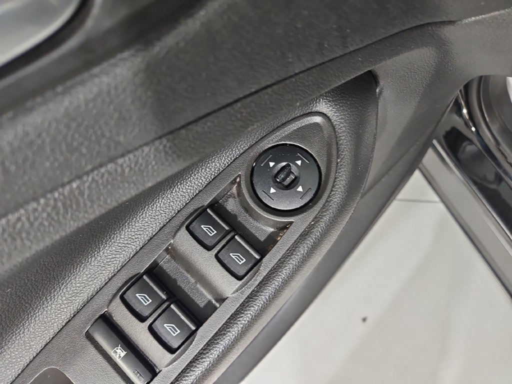 Used 2016 Ford Escape SE w/ Equipment Group 201A AWD/4WD image 12